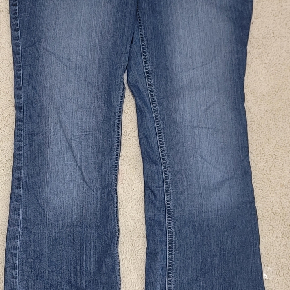 Riders by Lee Mid Rise Bootcut Jeans Size 8 Long Stretch Denim
Comfortable mid-r